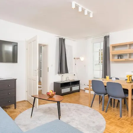 Zum Grazer Uhrturm غراتس