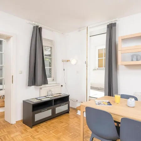 Apartment Zum Grazer Uhrturm Graz