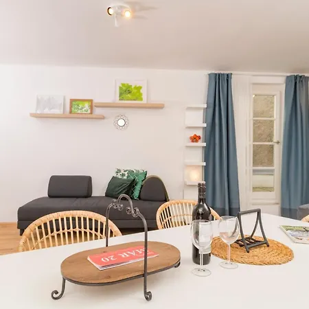 Zum Grazer Uhrturm 格拉茨