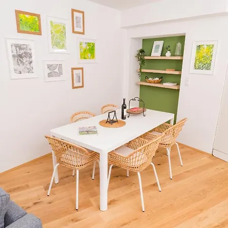 Zum Grazer Uhrturm Graz