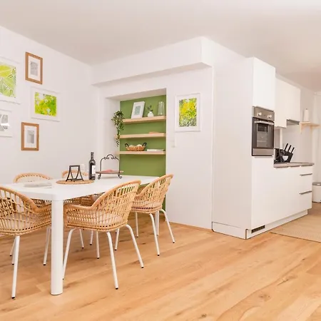 Zum Grazer Uhrturm By Ichbucheat Apartment Graz