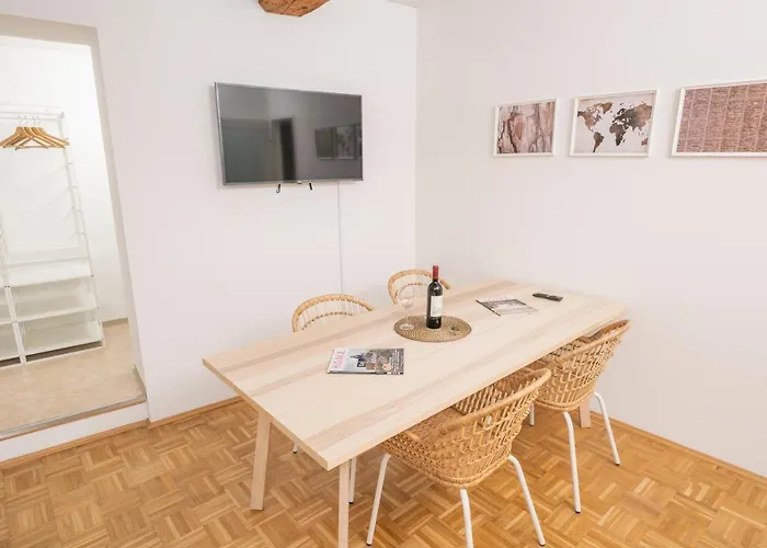 Zum Grazer Uhrturm Graz