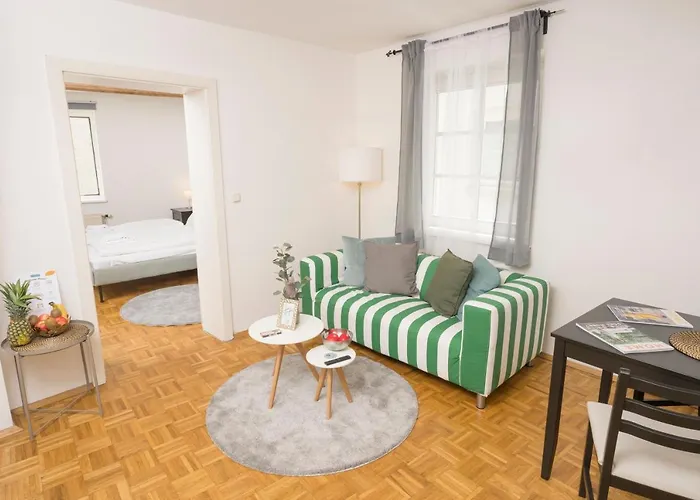 Zum Grazer Uhrturm Apartamento *