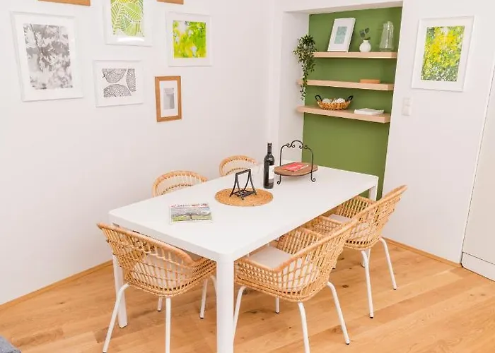 Zum Grazer Uhrturm غراتس